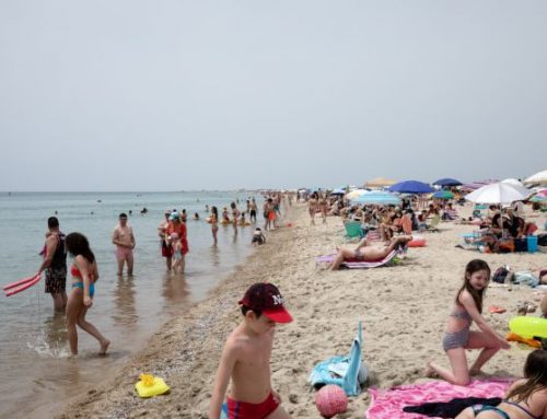 Τουρισμός: Ο κίνδυνος να χαθεί ένα ακόμη καλοκαίρι – Φάρμακο το διαβατήριο υγείας