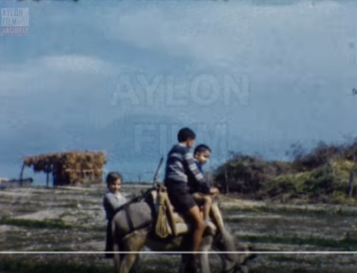 Κορινθία: Βόλτα με γαϊδουράκι δίπλα στη θάλασσα το 1963 (Βίντεο)
