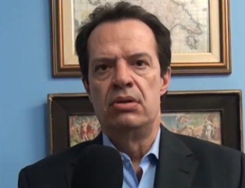 Απίστευτο! Συμβαίνει τώρα στο δημαρχείο Λουτρακίου. Μοιράζει σανό ο Δέδες