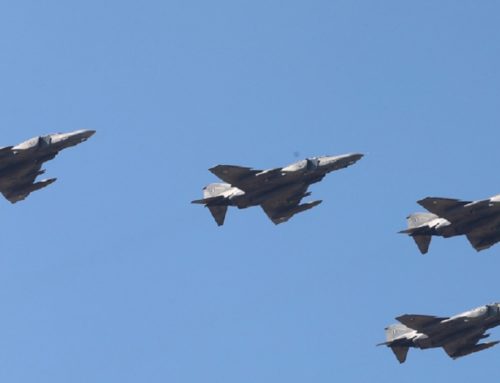 25η Μαρτίου: Rafale, F-16 Viper και Απάτσι παρέλασαν πάνω από την Ακρόπολη