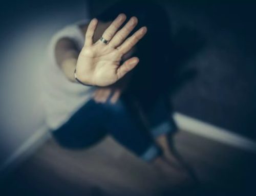 Νεαρή κοπέλα από τους Αγίους Θεοδώρους έπεσε θύμα άγριου βιασμού στο λιμάνι της Κυλλήνης