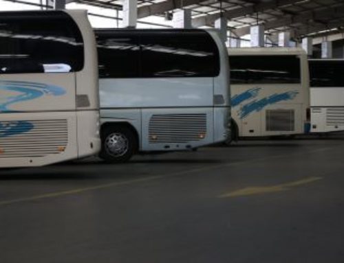 Καλαμάτα: Νεαροί πήραν με τις πέτρες ΚΤΕΛ Μεσσηνίας στα διόδια των Αρφαρών