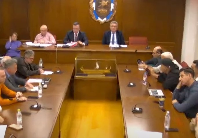 Γκρίνια στην Κόρινθο για το νέο κανονισμό των δημοτικών συμβουλίων και μία σοβαρή καταγγελία Νανόπουλου