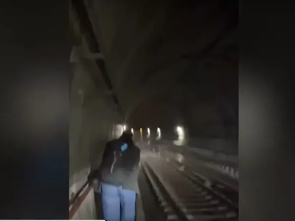 επιβάτες μετρό