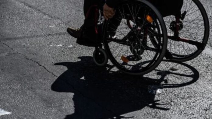 αναπηρικό καροτσάκι