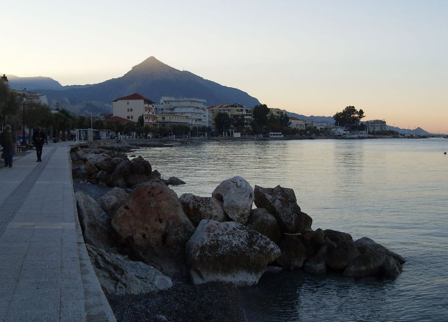Ξυλόκαστρο: 88χρονος ανασύρθηκε νεκρός από τη θάλασσα