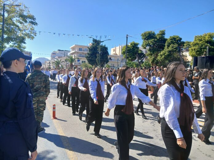Ολοκληρώθηκε πριν από λίγο η παρέλαση για την 28η Οκτωβρίου 1940 στην Κόρινθο(ΦΩΤΟ)