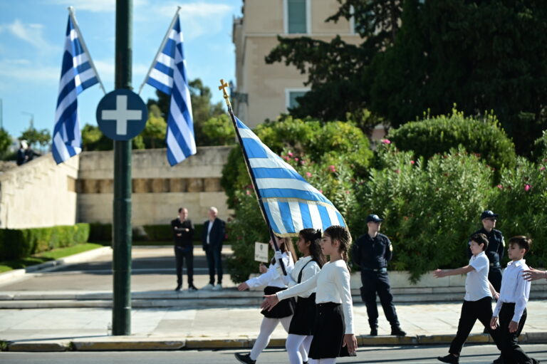 Ελλάδα 2025: Απέκλεισαν μαθητή με αυτισμό από τη σημαία της 28ης Οκτωβρίου!!