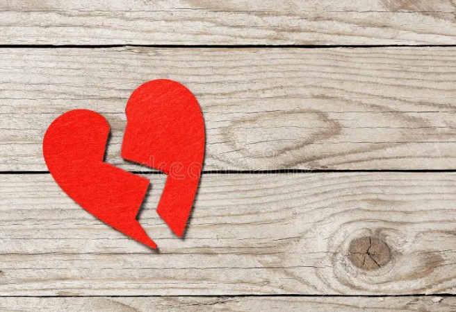Διαζύγιο «βόμβα» για γνωστό υπουργό – Η σύζυγός του υπέβαλε αίτηση μετά από επαναλαμβανόμενες απιστίες