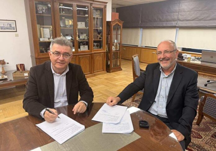 ΣΤΑΥΡΕΛΗΣ: Σήμερα υπογράψαμε τη σύμβαση για τη μεγαλύτερη δημοτική και αγροτική οδοποιία στην ιστορία του Δήμου Κορινθίων.