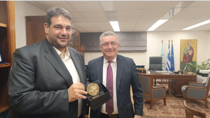 Υποδοχή Υπουργού Εσωτερικών Θ. Λιβάνιου και εκπροσώπων της Αυτοδιοίκησης στο Δημαρχείο Κορίνθου