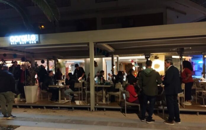 ΛΟΥΤΡΑΚΙ: Παραμονή και ανήμερα των Χριστουγέννων στο Coralle!