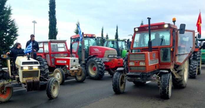 Κλιμακώνουν τις κινητοποιήσεις οι αγρότες