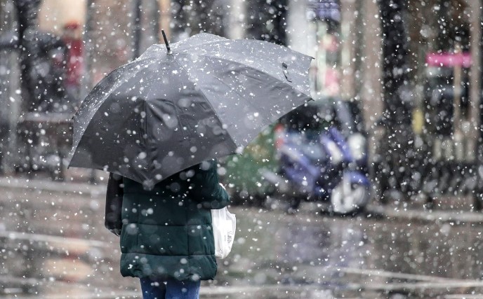 Καιρός: Βροχές τα Χριστούγεννα, πού θα χιονίσει την Πρωτοχρονιά