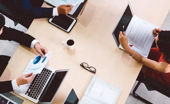 Έρχεται ο νέος κατώτατος μισθός από 1η Απριλίου – Η επόμενη μέρα για εργαζόμενους και εργοδότες