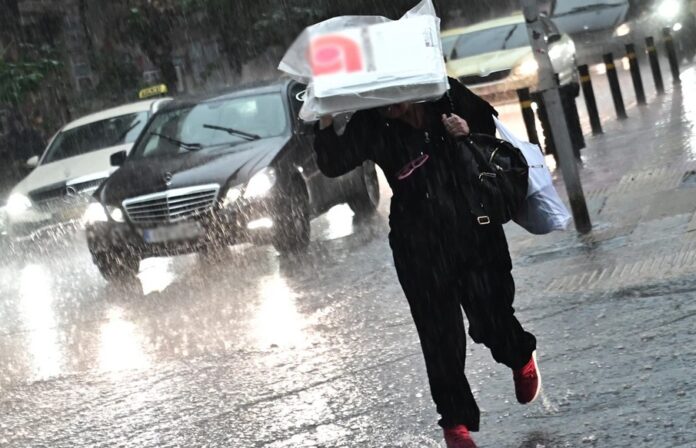 «Καμπανάκι» από την ΕΜΥ για ισχυρές βροχές και καταιγίδες – Πώς θα εξελιχθεί ο καιρός και τι θα συμβεί την Καθαρά Δευτέρα