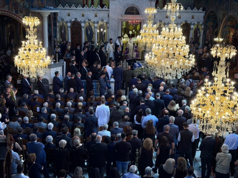 Το τελευταίο αντίο στον Νίκο Ταγαρά – Ο επικήδειος του Δημήτρη Πτωχού: «Η μνήμη σου θα φωτίζει τον τόπο που αγάπησες»
