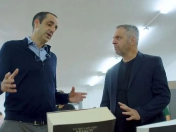 Δωρεά βιβλίων στον ΕΟΠΑΕ στη Θεσσαλονίκη από τους Bookmarkers και τον Γρηγόρη Δημητριάδη (video)